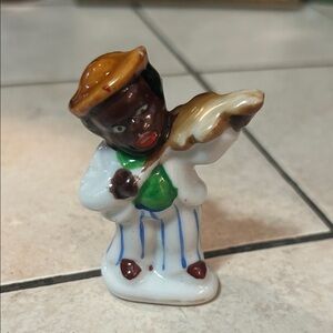 Vintage 40s-50s Black Americana porcelain figurine, made in Occupied Japan.